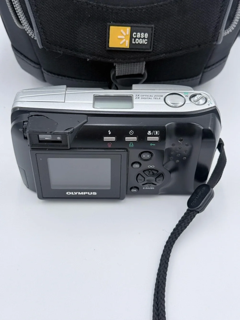 Olympus CAMEDIA D-460 Zoom 1.3MP Digital Camera, Case & 1 Memory Card - Tested!